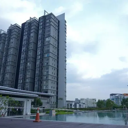 Ha1004 -Cyberjaya-Netflix-Wifi-Parking-Swimming Pool-Gym, 3022 Apartment Exterior photo