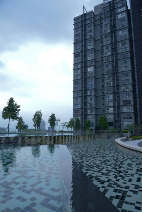 Apartment Ha1004 -cyberjaya-netflix-wifi-parking-swimming Pool-gym, 3022 Cyberjaya