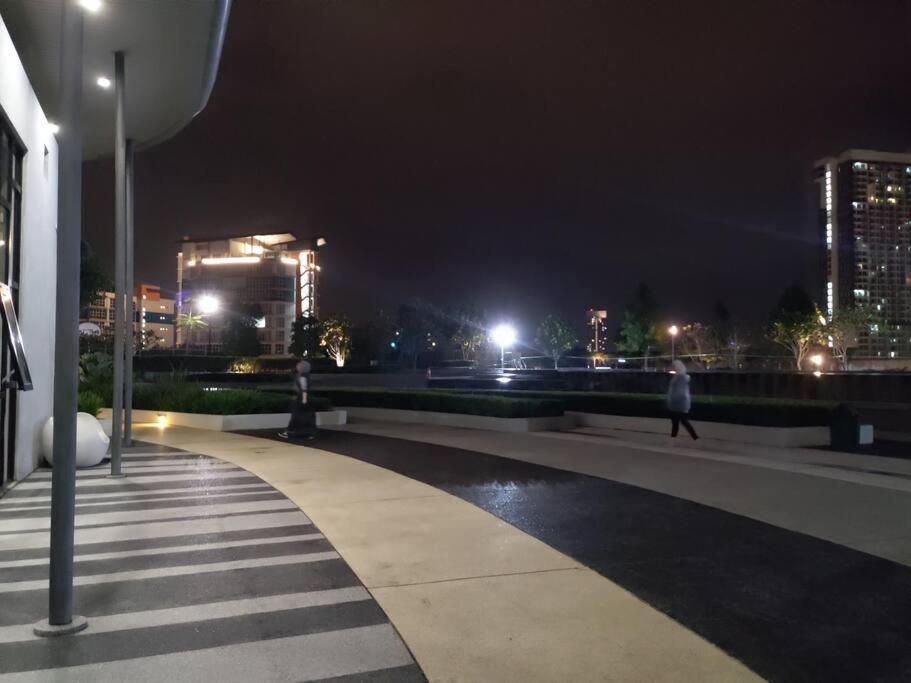 Ha1004 -cyberjaya-netflix-wifi-parking-swimming Pool-gym, 3022 Apartment Cyberjaya