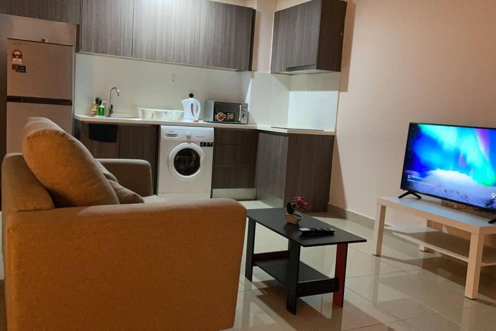 Ha1004 -cyberjaya-netflix-wifi-parking-swimming Pool-gym, 3022 Cyberjaya