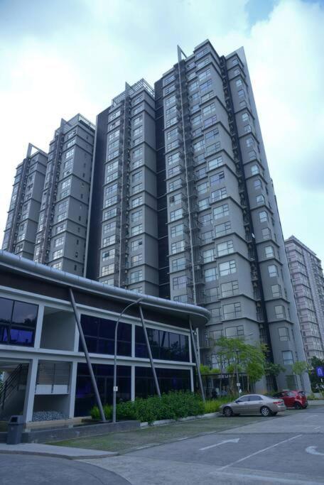 Apartment Ha1004 -cyberjaya-netflix-wifi-parking-swimming Pool-gym, 3022