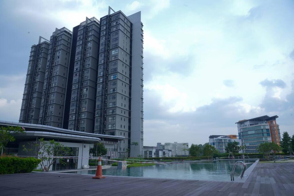 Apartment Ha1004 -cyberjaya-netflix-wifi-parking-swimming Pool-gym, 3022 Cyberjaya