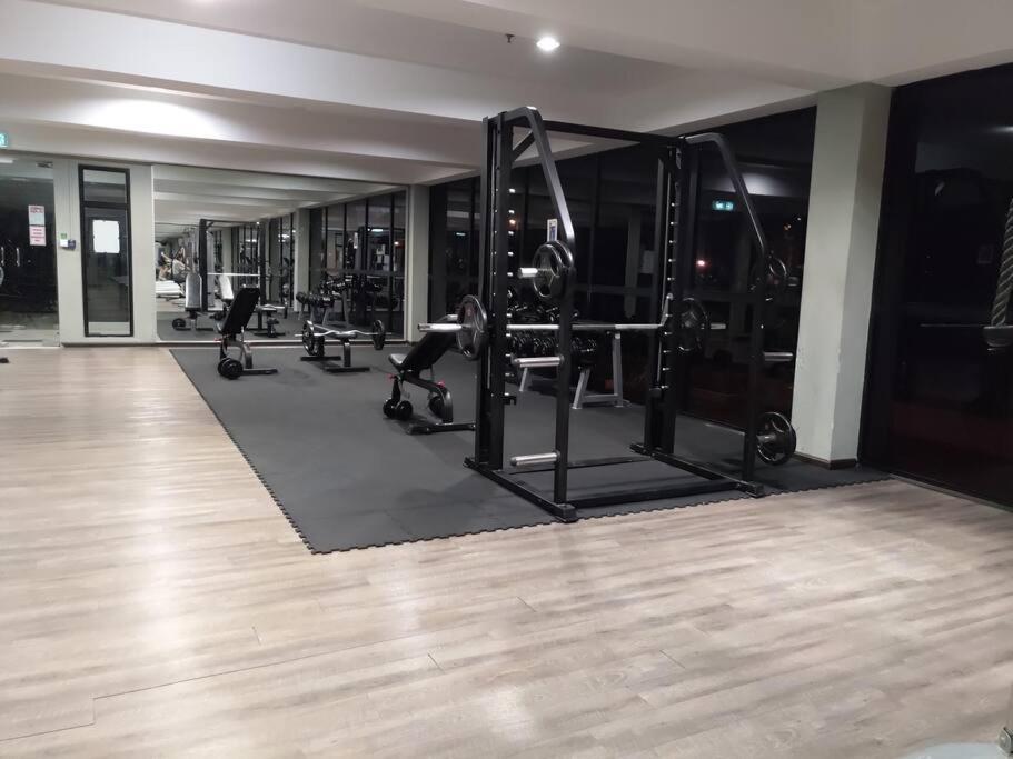 Ha1004 -cyberjaya-netflix-wifi-parking-swimming Pool-gym, 3022 Apartment